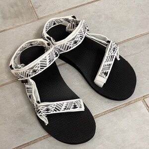 Teva Original Universal Sandals NWOT